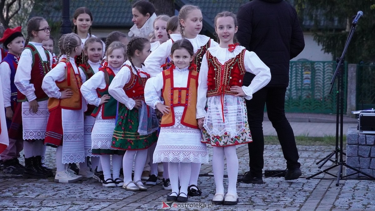 Patriotyczny przemarsz ulicami Czerwina [29.04.2026] - zdjęcie #8 - eOstroleka.pl