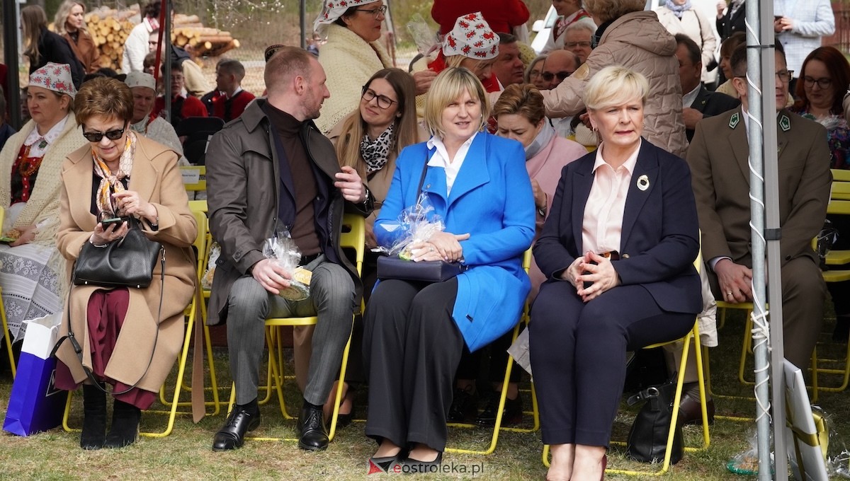 Uroczystość nadania imienia Leśników i Pszczelarzy SP w Dąbrówce [30.04.2026] - zdjęcie #64 - eOstroleka.pl