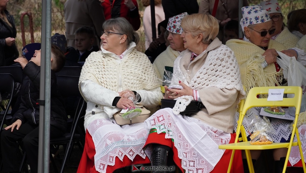 Uroczystość nadania imienia Leśników i Pszczelarzy SP w Dąbrówce [30.04.2026] - zdjęcie #63 - eOstroleka.pl