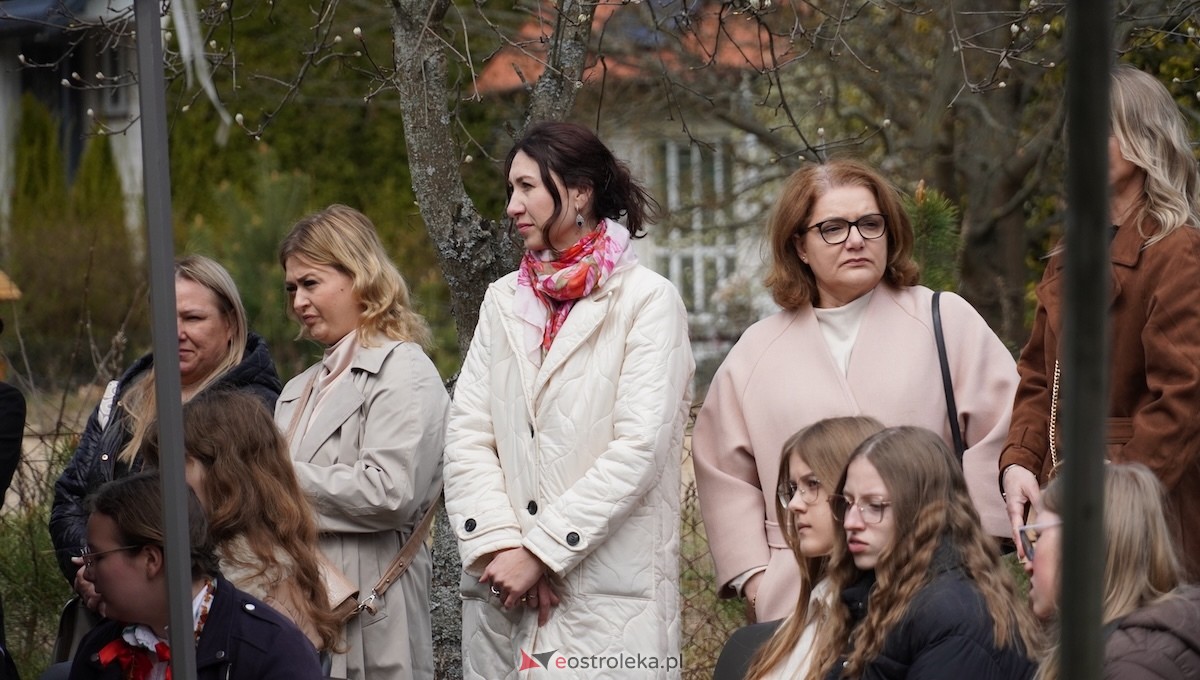 Uroczystość nadania imienia Leśników i Pszczelarzy SP w Dąbrówce [30.04.2026] - zdjęcie #51 - eOstroleka.pl