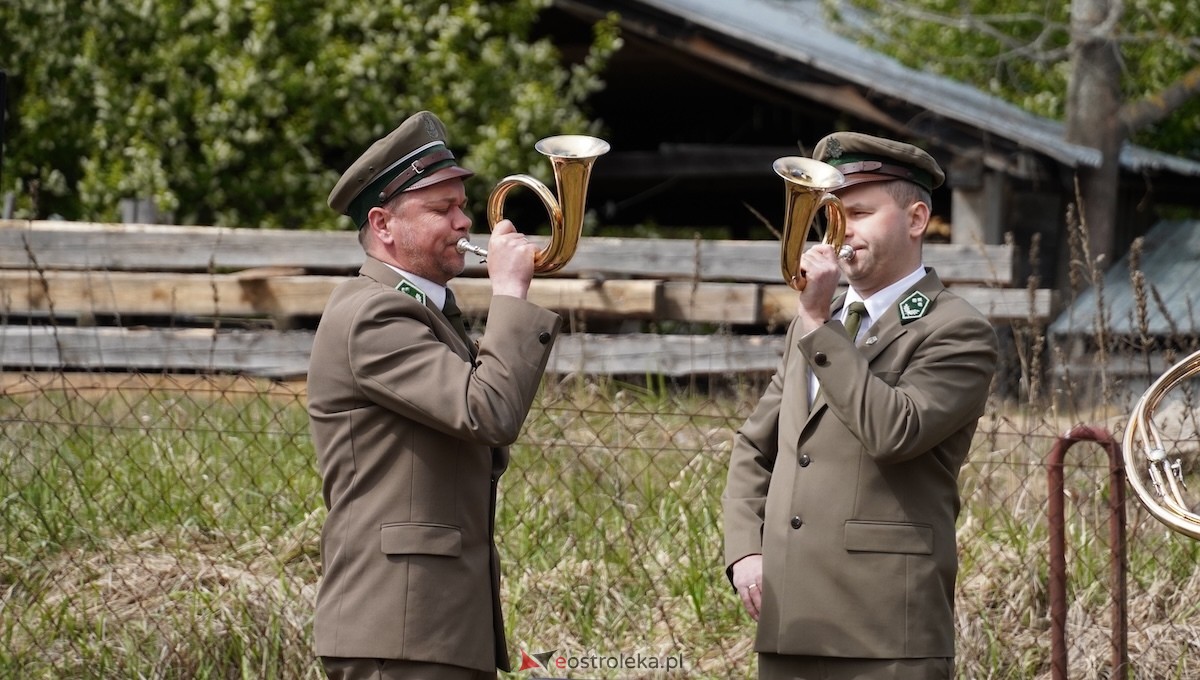 Uroczystość nadania imienia Leśników i Pszczelarzy SP w Dąbrówce [30.04.2026] - zdjęcie #48 - eOstroleka.pl