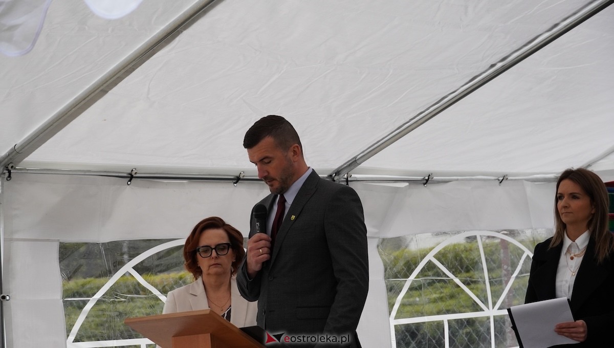 Uroczystość nadania imienia Leśników i Pszczelarzy SP w Dąbrówce [30.04.2026] - zdjęcie #34 - eOstroleka.pl