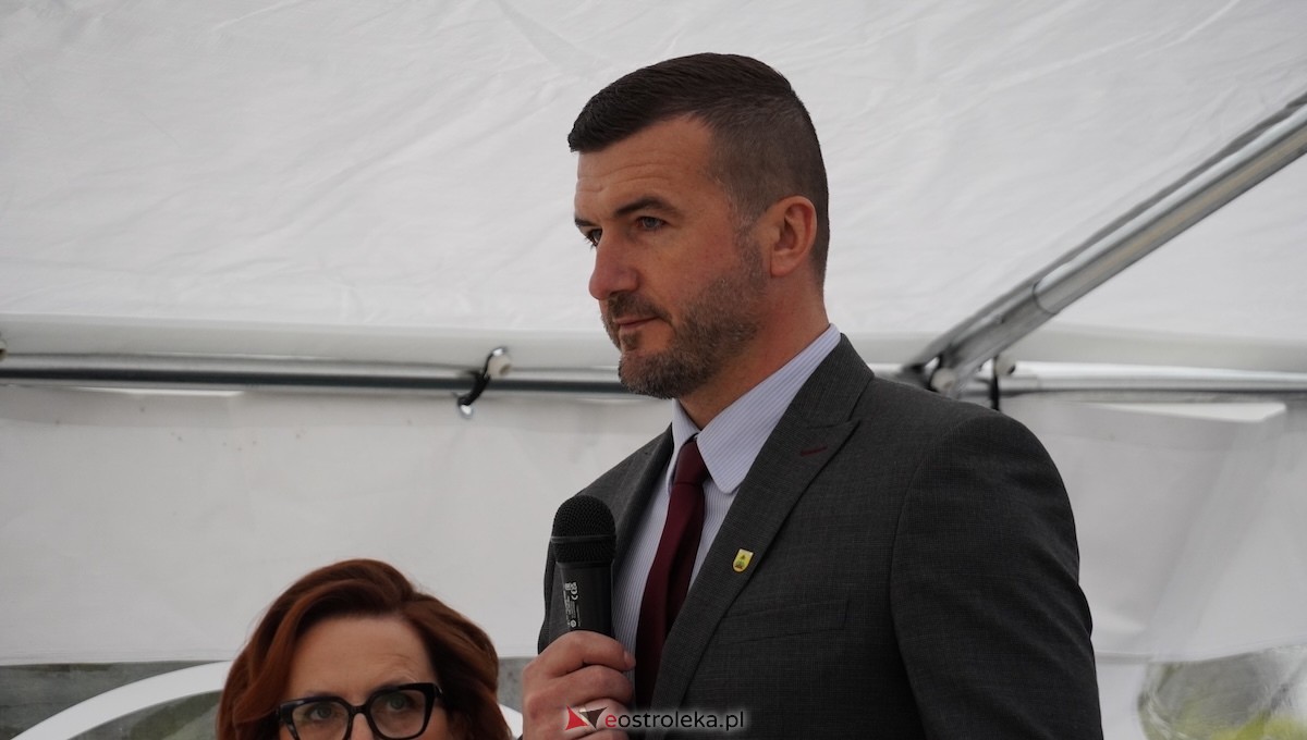 Uroczystość nadania imienia Leśników i Pszczelarzy SP w Dąbrówce [30.04.2026] - zdjęcie #33 - eOstroleka.pl