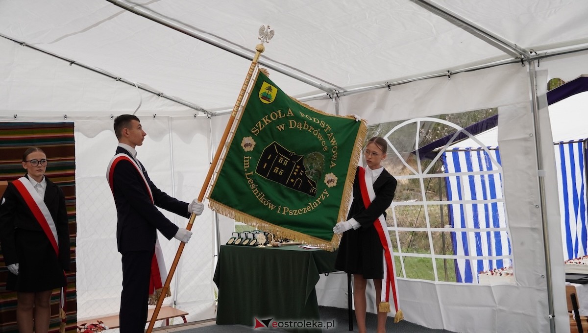 Uroczystość nadania imienia Leśników i Pszczelarzy SP w Dąbrówce [30.04.2026] - zdjęcie #22 - eOstroleka.pl