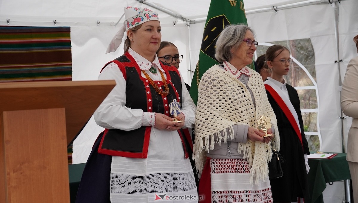 Uroczystość nadania imienia Leśników i Pszczelarzy SP w Dąbrówce [30.04.2026] - zdjęcie #3 - eOstroleka.pl
