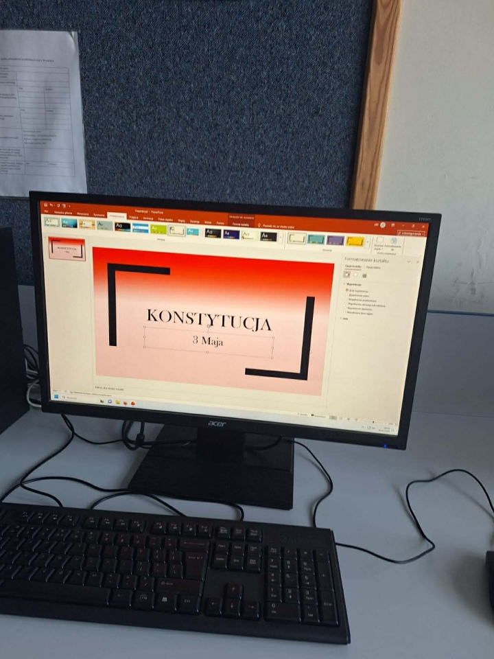 Lekcja patriotyzmu w SP 10 w Ostrołęce [30.04.2026] - zdjęcie #30 - eOstroleka.pl