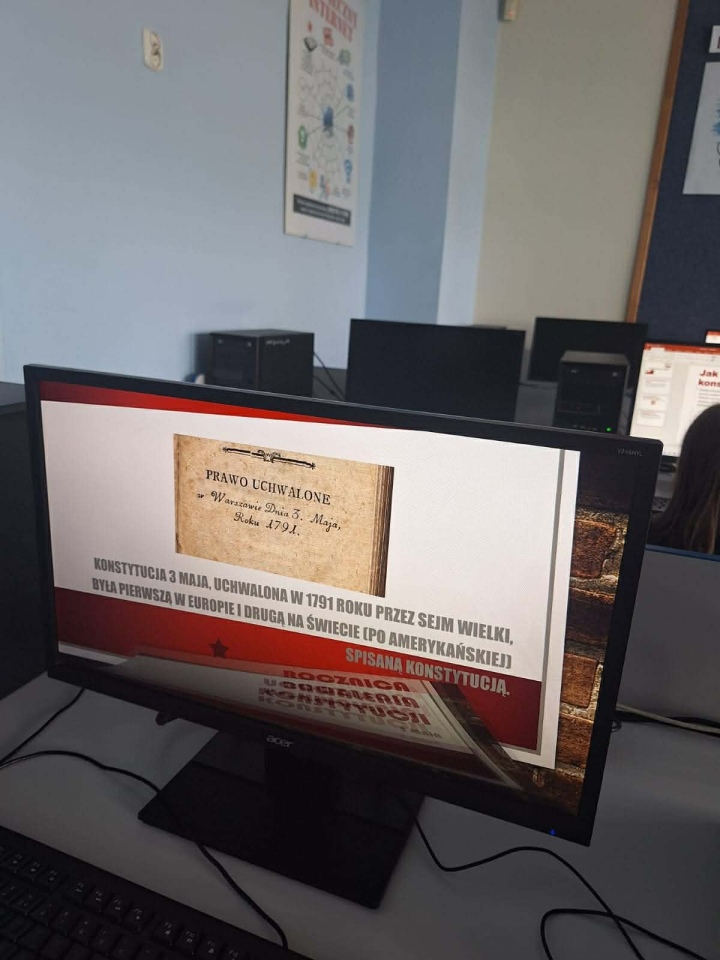 Lekcja patriotyzmu w SP 10 w Ostrołęce [30.04.2026] - zdjęcie #29 - eOstroleka.pl