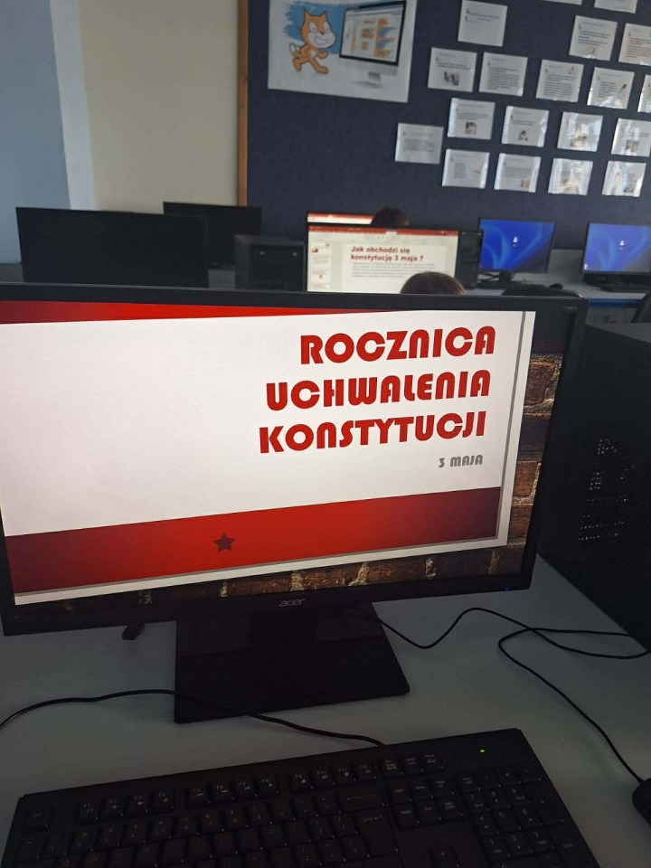 Lekcja patriotyzmu w SP 10 w Ostrołęce [30.04.2026] - zdjęcie #2 - eOstroleka.pl