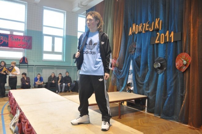 Andrzejki w ZSZ 2: Uczniowie sprawdzali swoją przyszłość  - zdjęcie #14 - eOstroleka.pl