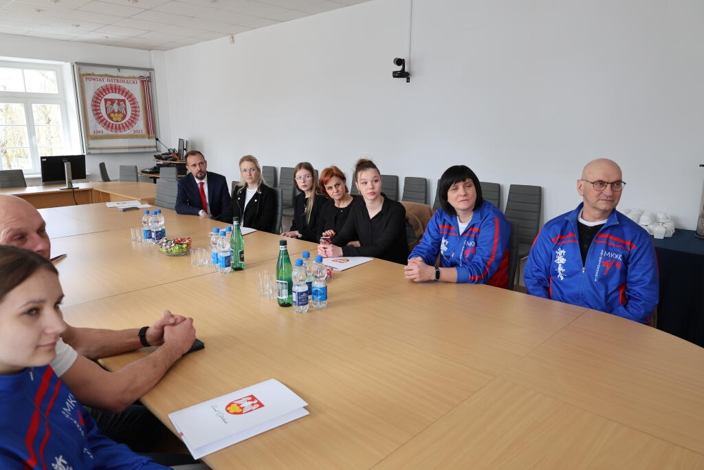 Nagrody starosty ostrołęckiego dla sportowców [30.04.2026] - zdjęcie #7 - eOstroleka.pl