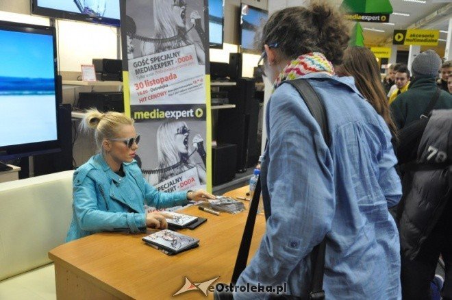 Media Expert: Doda podpisywala płyty w Ostrołęce [30.XI.2011] - zdjęcie #22 - eOstroleka.pl