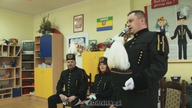 Górnicy odwiedzili Przedszkole Miejskie nr 17 [30.11.2011] - zdjęcie #13 - eOstroleka.pl