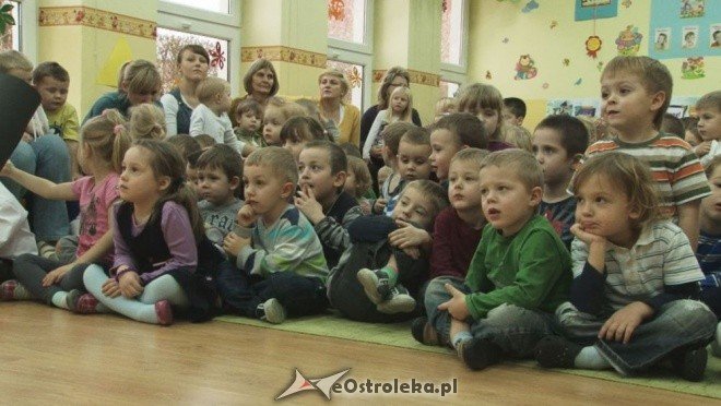 Górnicy odwiedzili Przedszkole Miejskie nr 17 [30.11.2011] - zdjęcie #11 - eOstroleka.pl