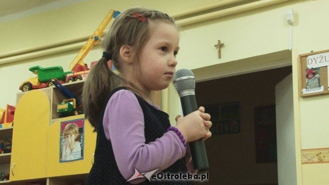 Górnicy odwiedzili Przedszkole Miejskie nr 17 [30.11.2011] - zdjęcie #9 - eOstroleka.pl