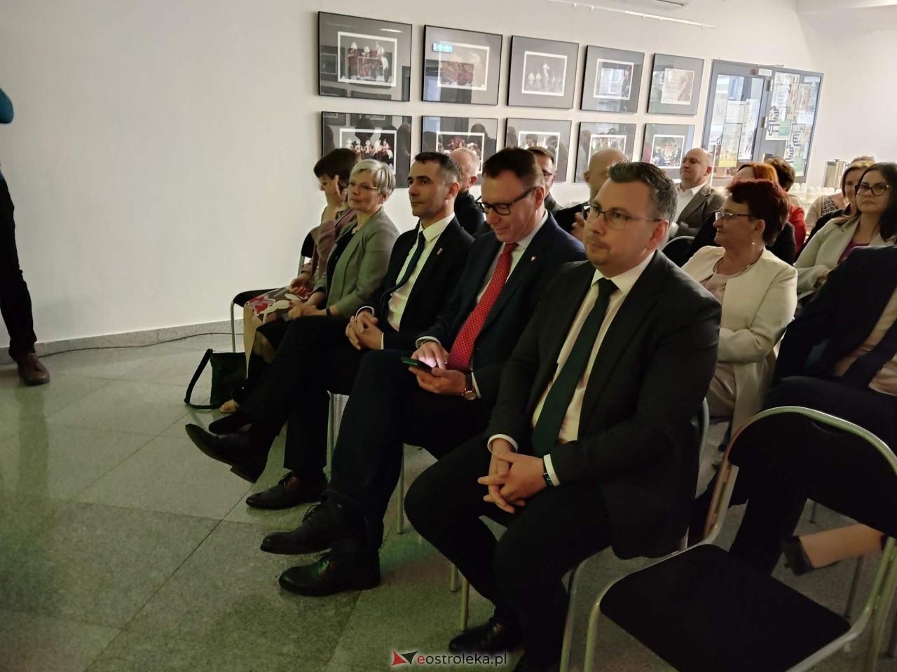 Wernisaż wystawy Mazowsze w obiektywie Natalii Niedźwiedzkiej [08.05.2026] - zdjęcie #47 - eOstroleka.pl