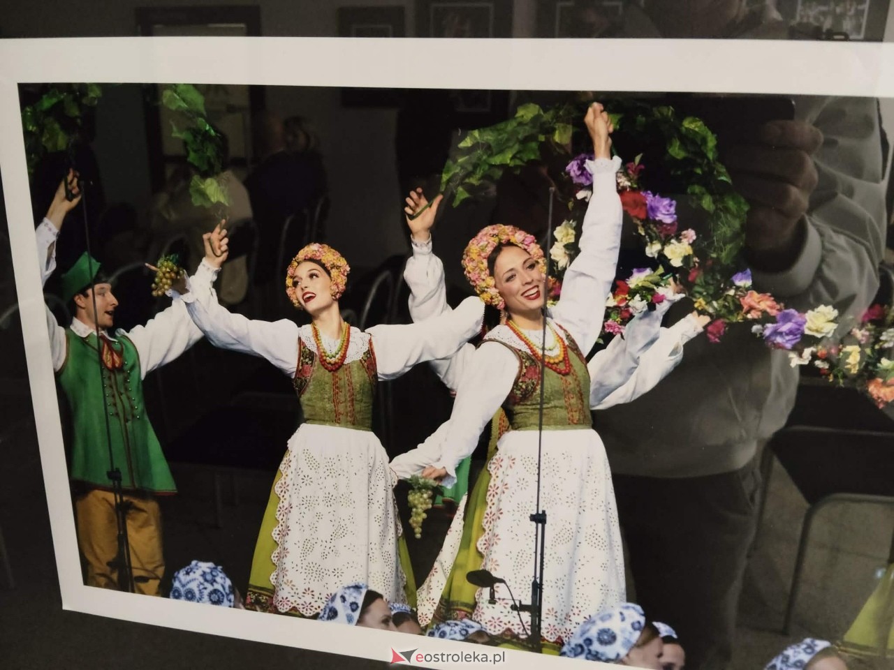 Wernisaż wystawy Mazowsze w obiektywie Natalii Niedźwiedzkiej [08.05.2026] - zdjęcie #43 - eOstroleka.pl