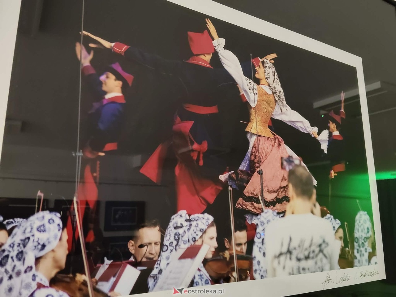 Wernisaż wystawy Mazowsze w obiektywie Natalii Niedźwiedzkiej [08.05.2026] - zdjęcie #40 - eOstroleka.pl
