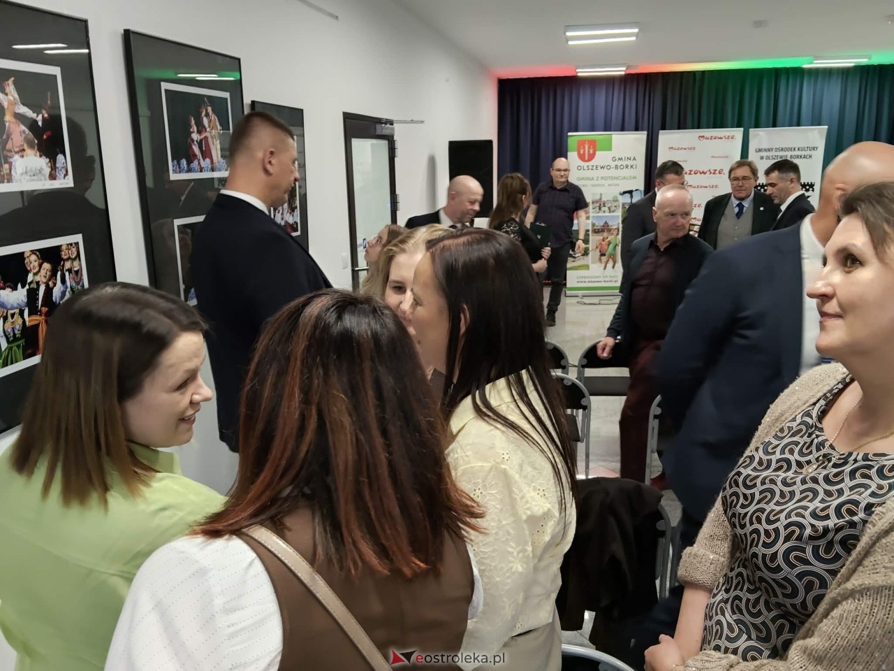 Wernisaż wystawy Mazowsze w obiektywie Natalii Niedźwiedzkiej [08.05.2026] - zdjęcie #37 - eOstroleka.pl