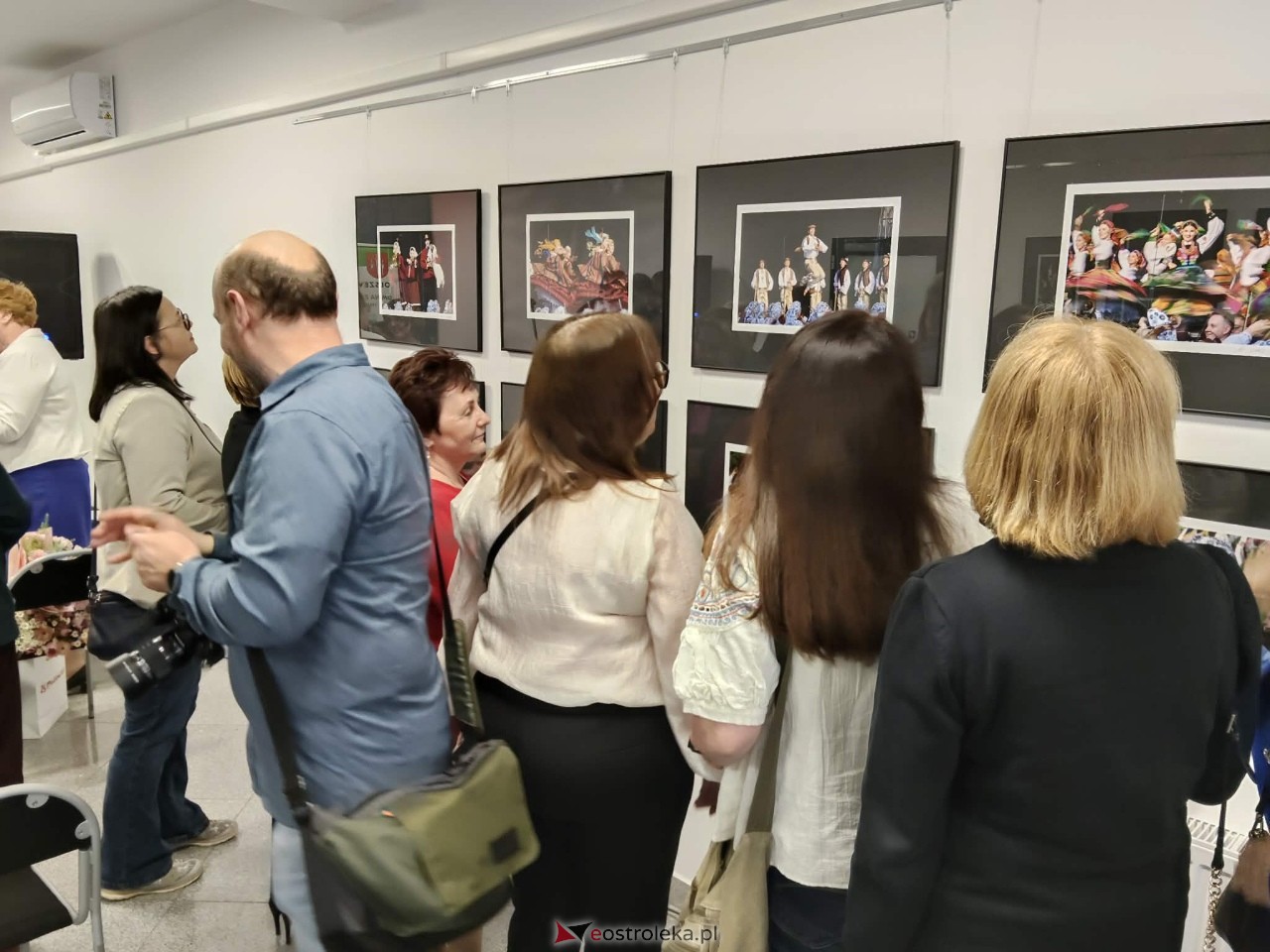 Wernisaż wystawy Mazowsze w obiektywie Natalii Niedźwiedzkiej [08.05.2026] - zdjęcie #34 - eOstroleka.pl