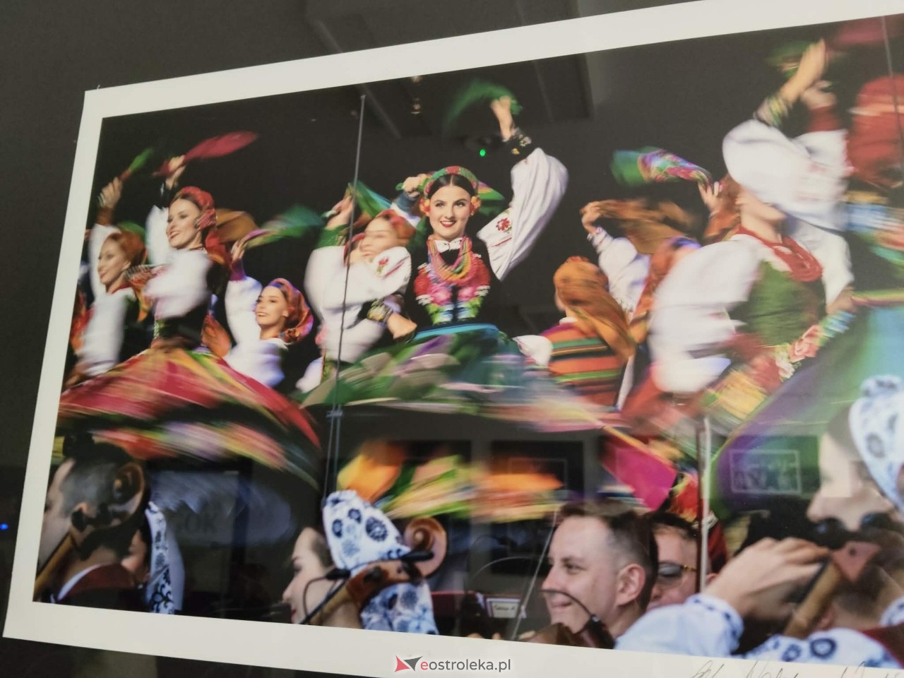 Wernisaż wystawy Mazowsze w obiektywie Natalii Niedźwiedzkiej [08.05.2026] - zdjęcie #33 - eOstroleka.pl