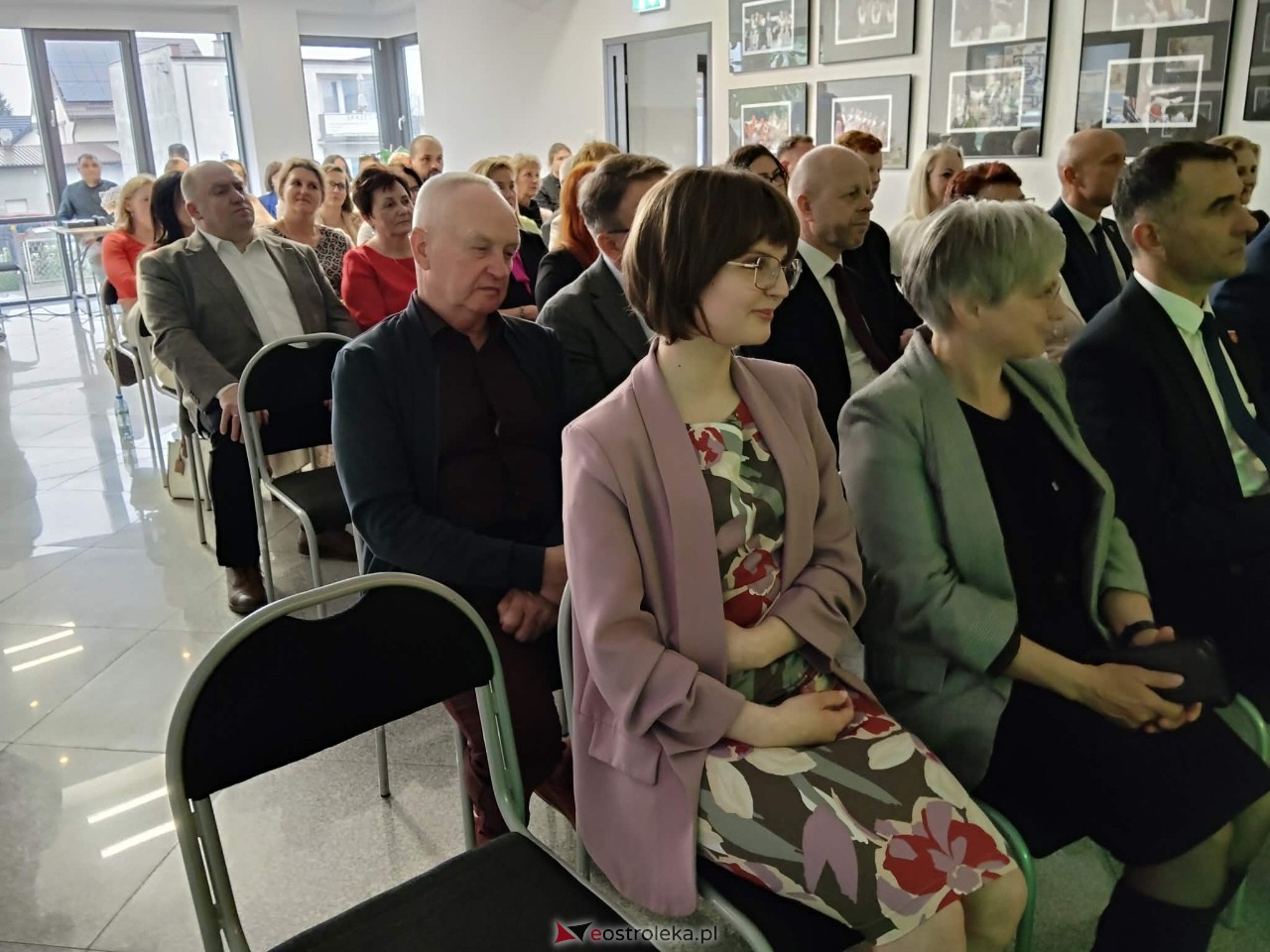 Wernisaż wystawy Mazowsze w obiektywie Natalii Niedźwiedzkiej [08.05.2026] - zdjęcie #31 - eOstroleka.pl