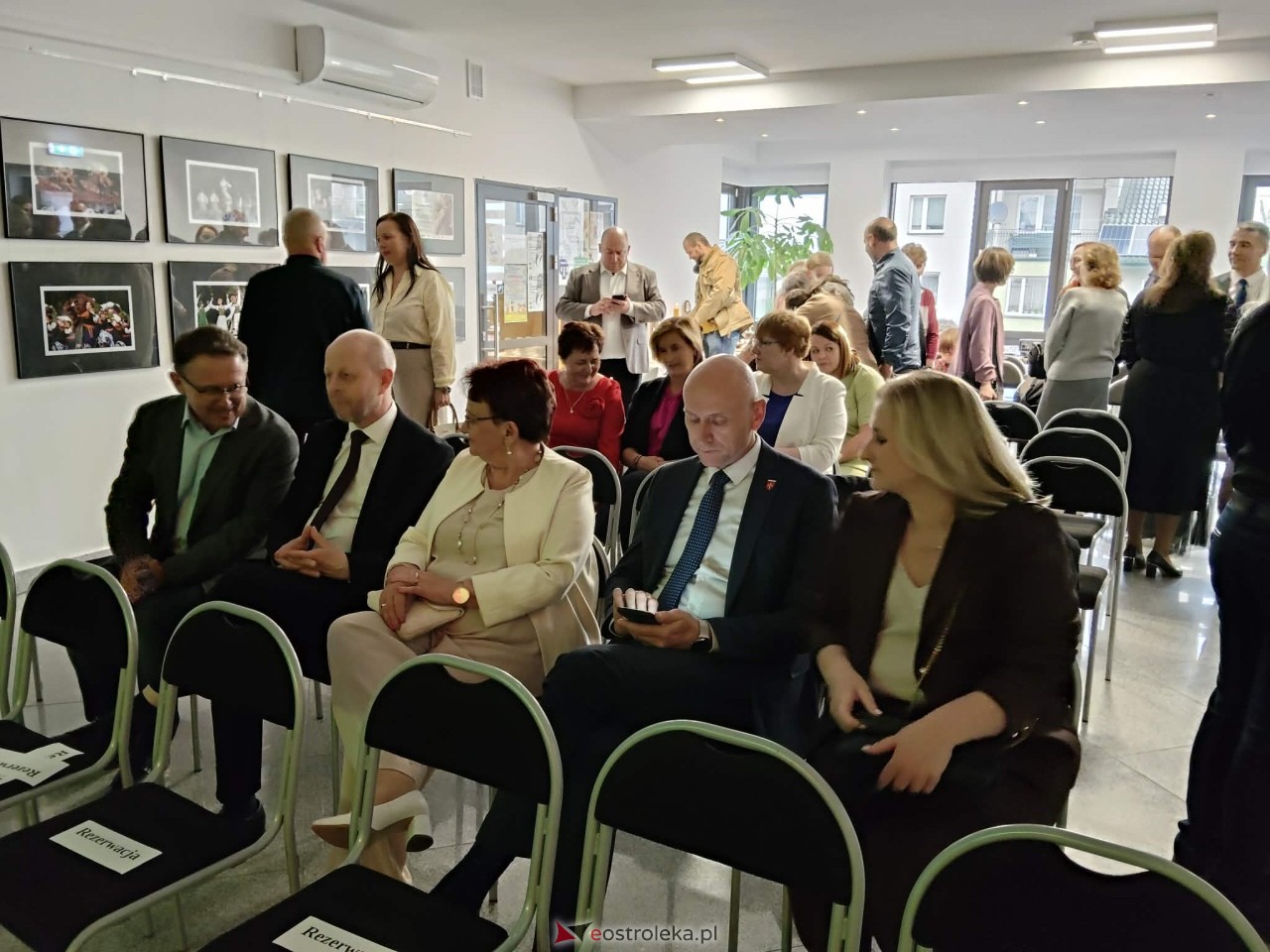 Wernisaż wystawy Mazowsze w obiektywie Natalii Niedźwiedzkiej [08.05.2026] - zdjęcie #24 - eOstroleka.pl