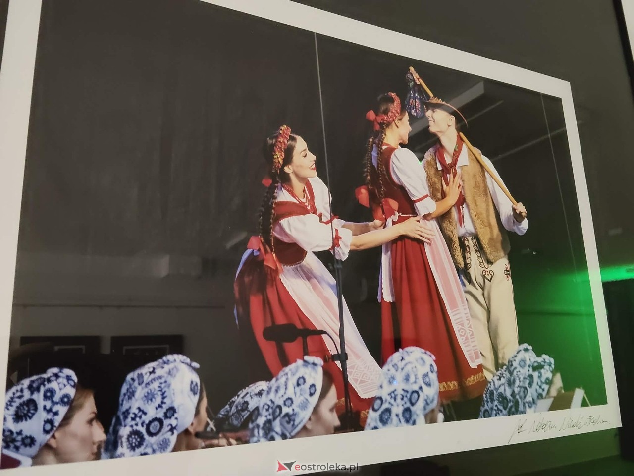 Wernisaż wystawy Mazowsze w obiektywie Natalii Niedźwiedzkiej [08.05.2026] - zdjęcie #23 - eOstroleka.pl