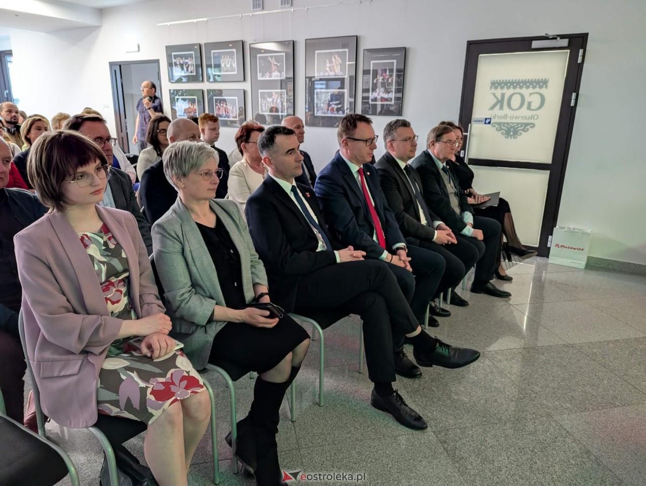 Wernisaż wystawy Mazowsze w obiektywie Natalii Niedźwiedzkiej [08.05.2026] - zdjęcie #15 - eOstroleka.pl