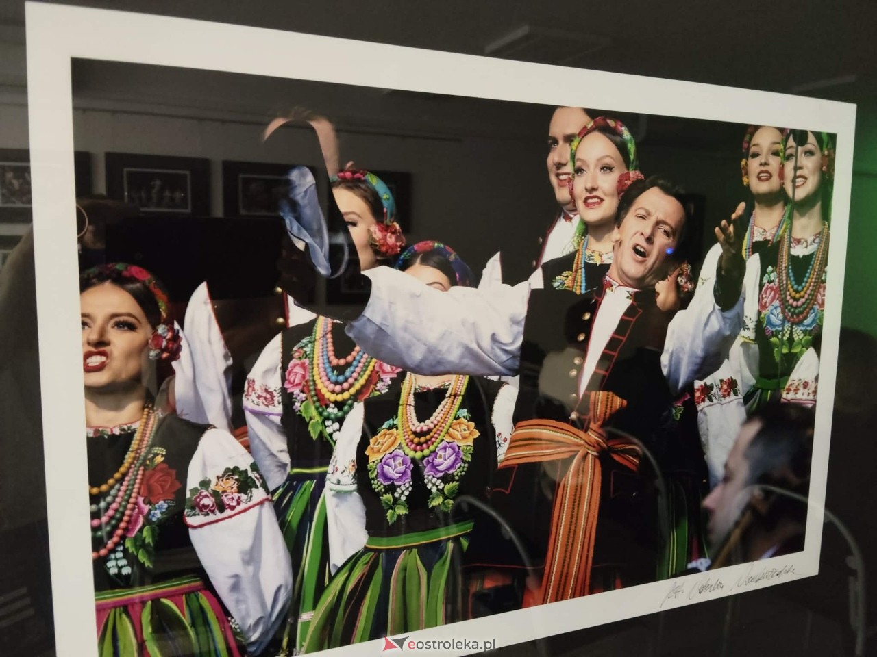 Wernisaż wystawy Mazowsze w obiektywie Natalii Niedźwiedzkiej [08.05.2026] - zdjęcie #1 - eOstroleka.pl