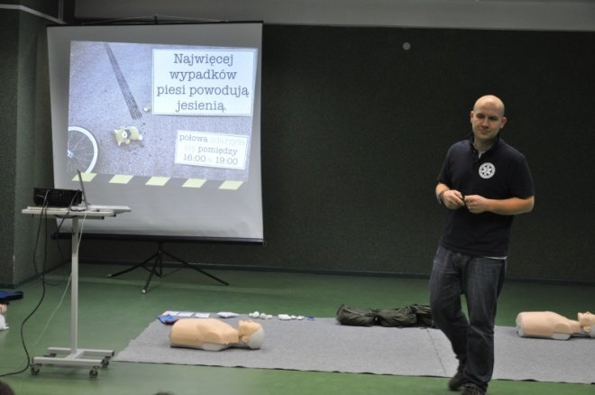 Mali Ratownicy: Uczniowie uczyli się ratować życie [2.XII.2011] - zdjęcie #28 - eOstroleka.pl