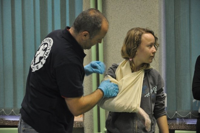 Mali Ratownicy: Uczniowie uczyli się ratować życie [2.XII.2011] - zdjęcie #13 - eOstroleka.pl