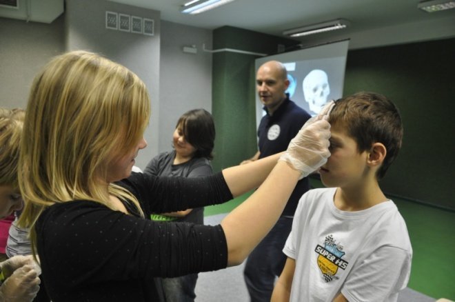 Mali Ratownicy: Uczniowie uczyli się ratować życie [2.XII.2011] - zdjęcie #8 - eOstroleka.pl