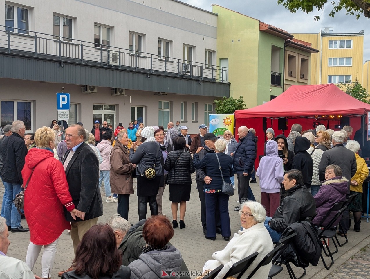 Potańcówka na osiedlu Dzieci Polskich w Ostrołęce [9.05.2026] - zdjęcie #46 - eOstroleka.pl