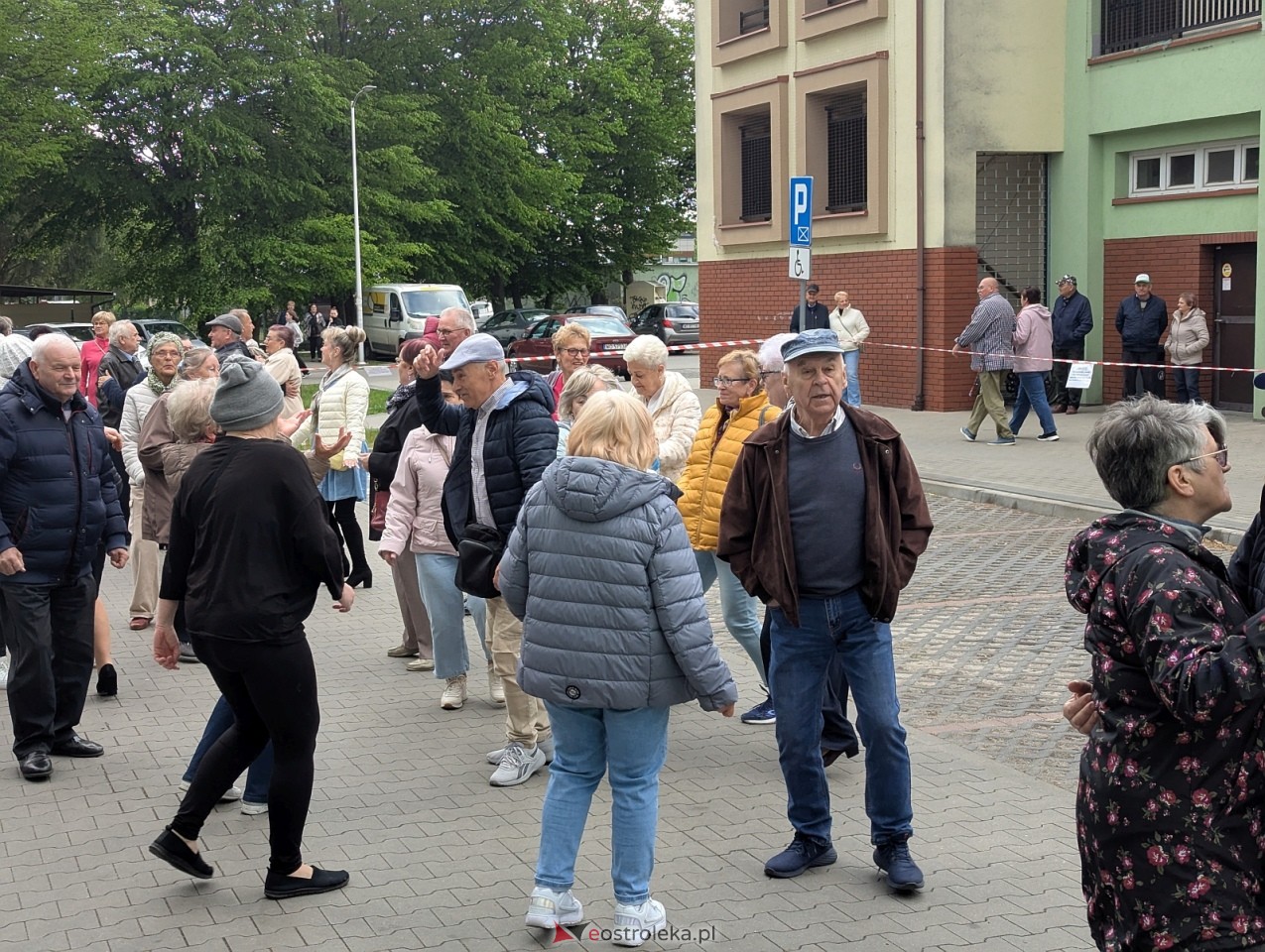 Potańcówka na osiedlu Dzieci Polskich w Ostrołęce [9.05.2026] - zdjęcie #41 - eOstroleka.pl