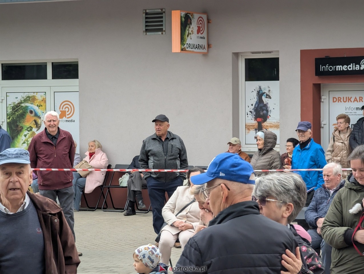 Potańcówka na osiedlu Dzieci Polskich w Ostrołęce [9.05.2026] - zdjęcie #39 - eOstroleka.pl