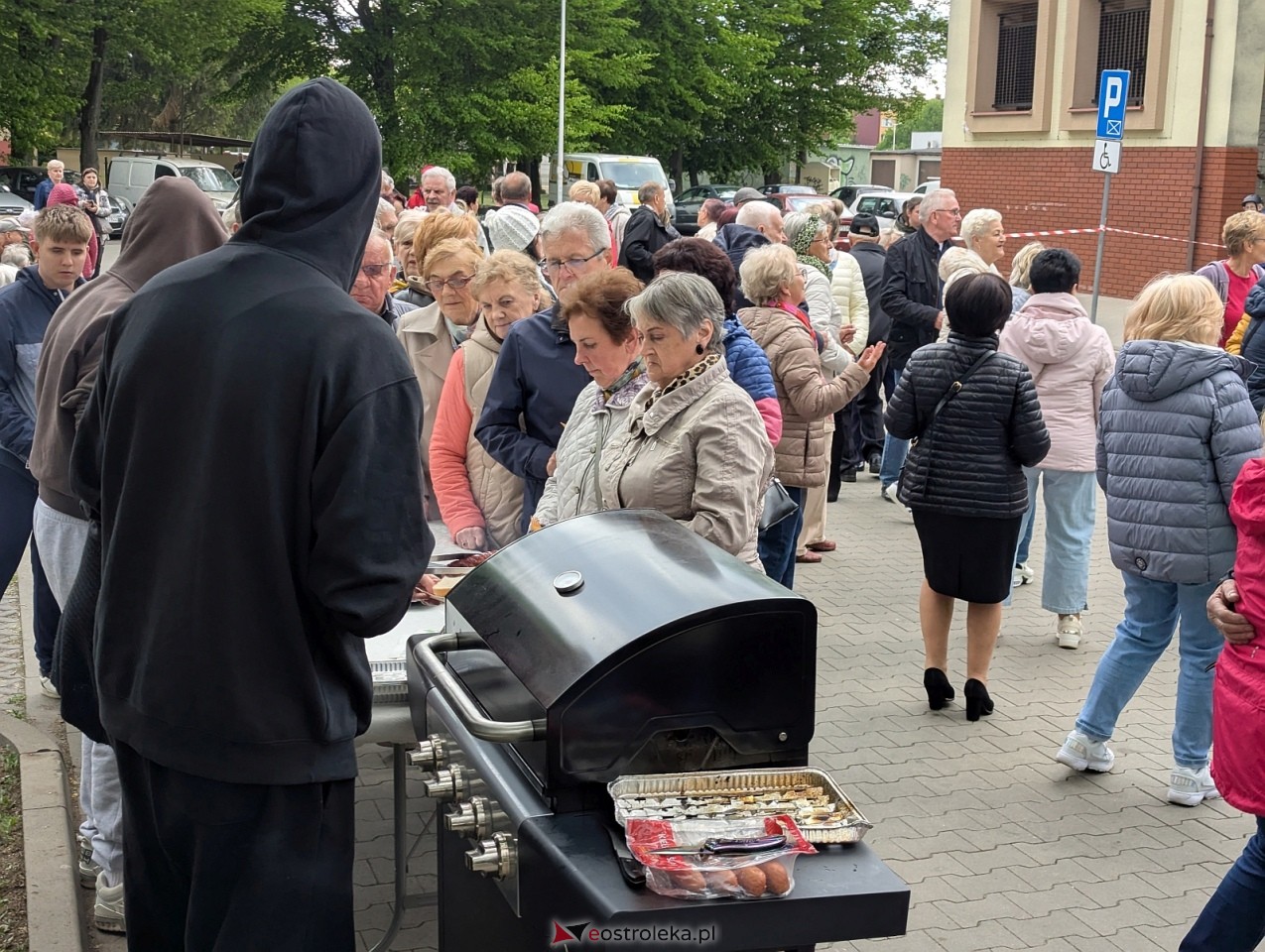 Potańcówka na osiedlu Dzieci Polskich w Ostrołęce [9.05.2026] - zdjęcie #35 - eOstroleka.pl
