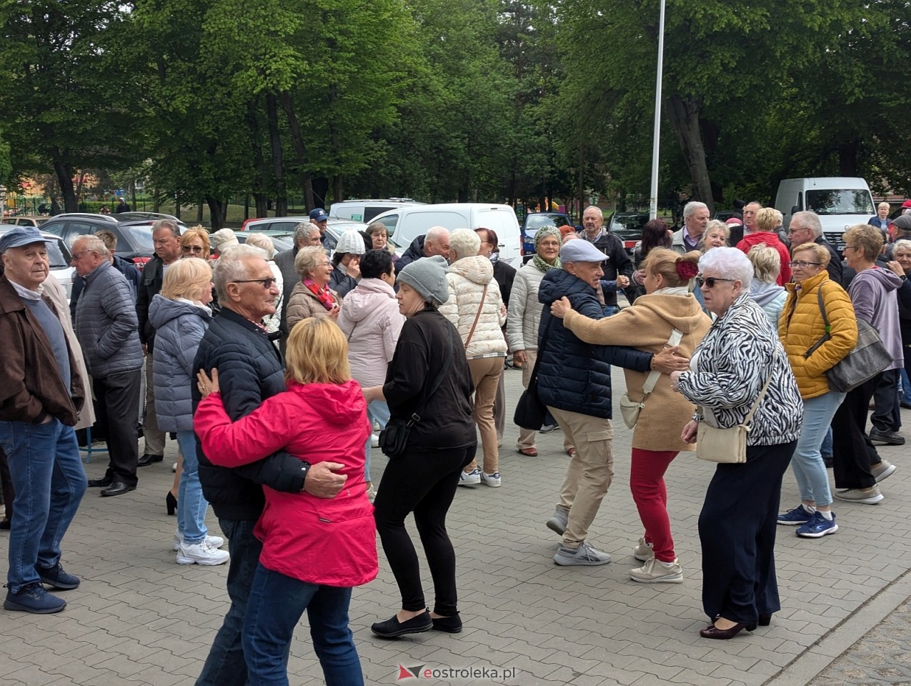 Potańcówka na osiedlu Dzieci Polskich w Ostrołęce [9.05.2026] - zdjęcie #30 - eOstroleka.pl