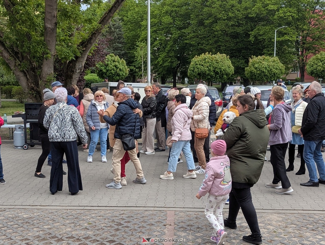 Potańcówka na osiedlu Dzieci Polskich w Ostrołęce [9.05.2026] - zdjęcie #27 - eOstroleka.pl