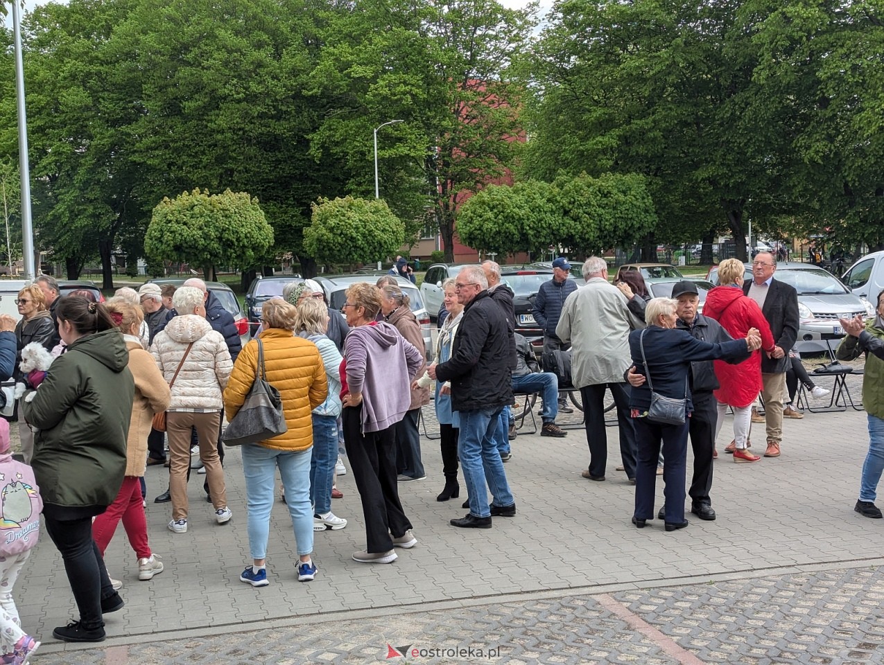 Potańcówka na osiedlu Dzieci Polskich w Ostrołęce [9.05.2026] - zdjęcie #25 - eOstroleka.pl