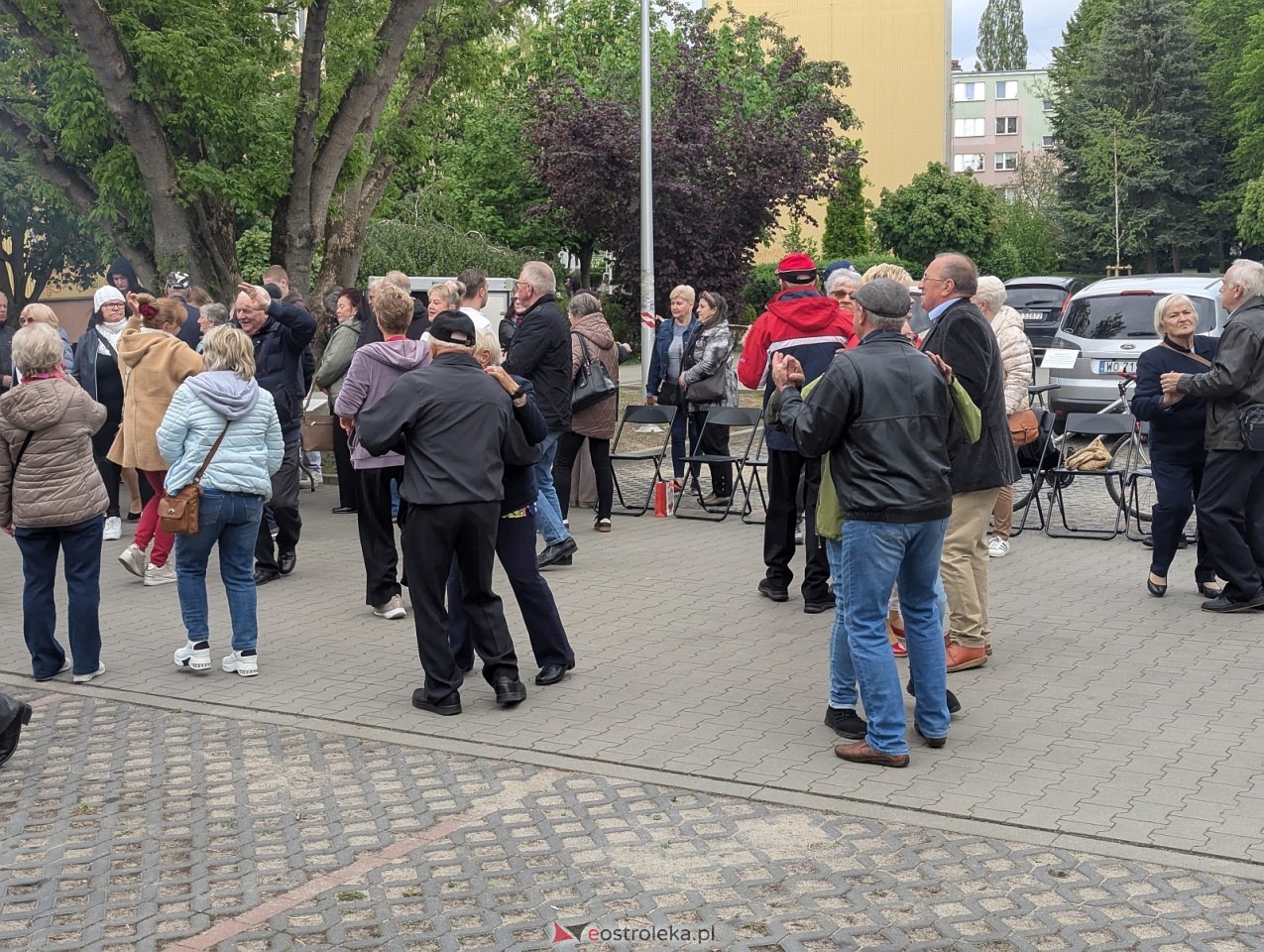 Potańcówka na osiedlu Dzieci Polskich w Ostrołęce [9.05.2026] - zdjęcie #16 - eOstroleka.pl