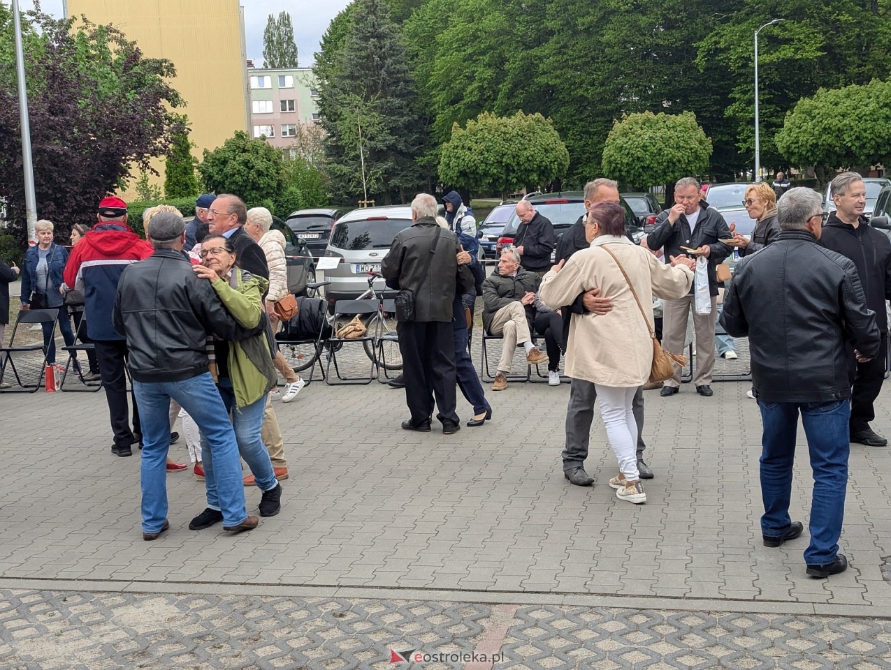 Potańcówka na osiedlu Dzieci Polskich w Ostrołęce [9.05.2026] - zdjęcie #15 - eOstroleka.pl