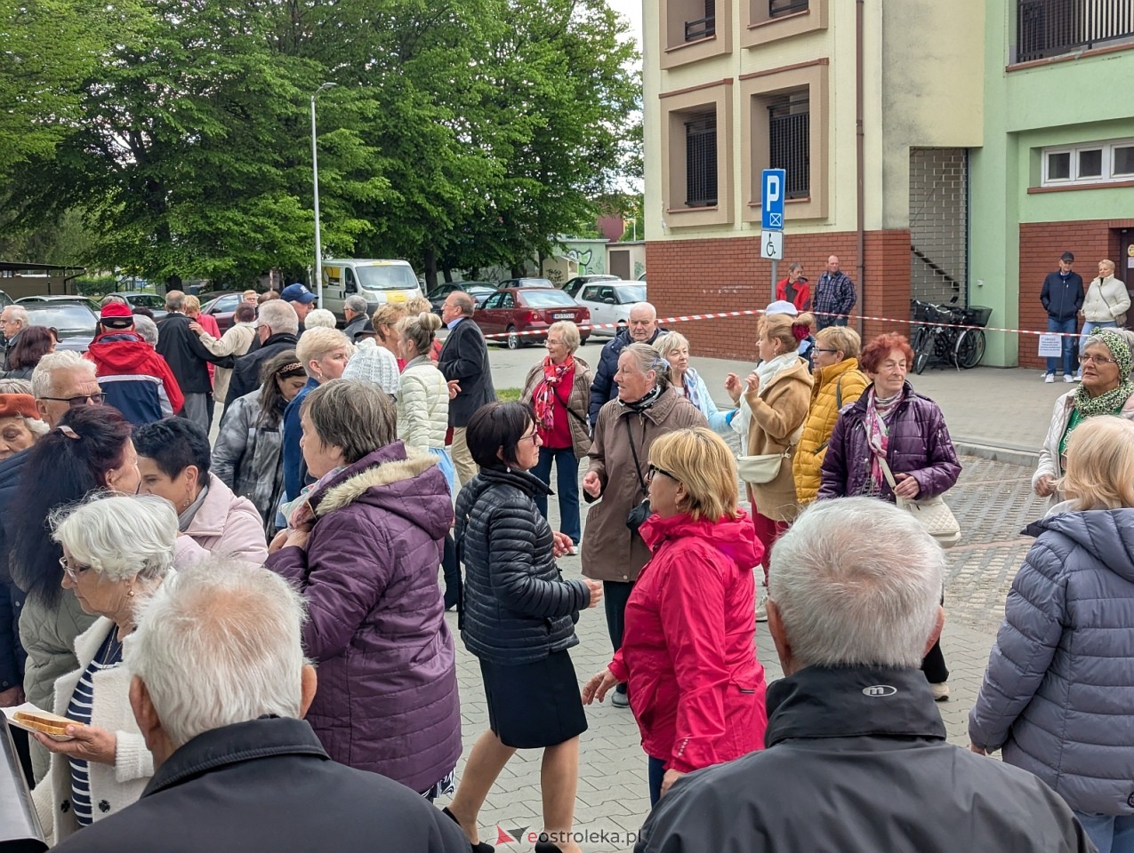Potańcówka na osiedlu Dzieci Polskich w Ostrołęce [9.05.2026] - zdjęcie #13 - eOstroleka.pl