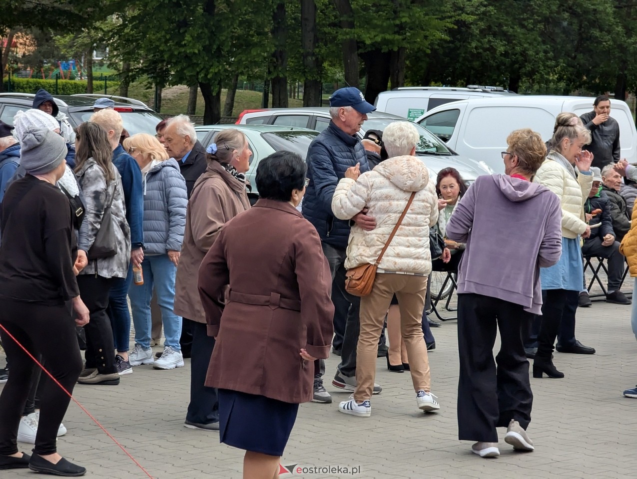 Potańcówka na osiedlu Dzieci Polskich w Ostrołęce [9.05.2026] - zdjęcie #9 - eOstroleka.pl