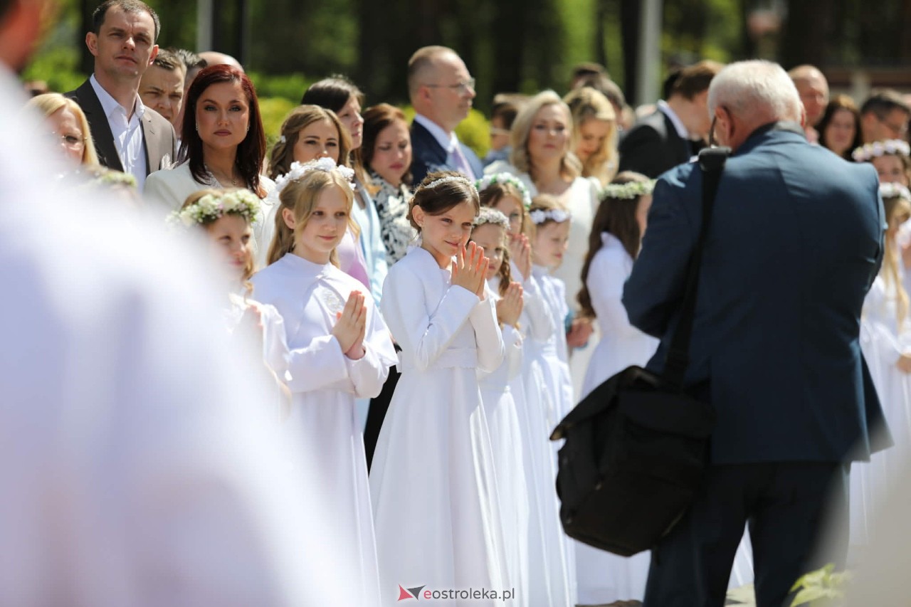 Pierwsza Komunia Święta w parafii pw. Zbawiciela Świata [10.05.2026] - zdjęcie #105 - eOstroleka.pl