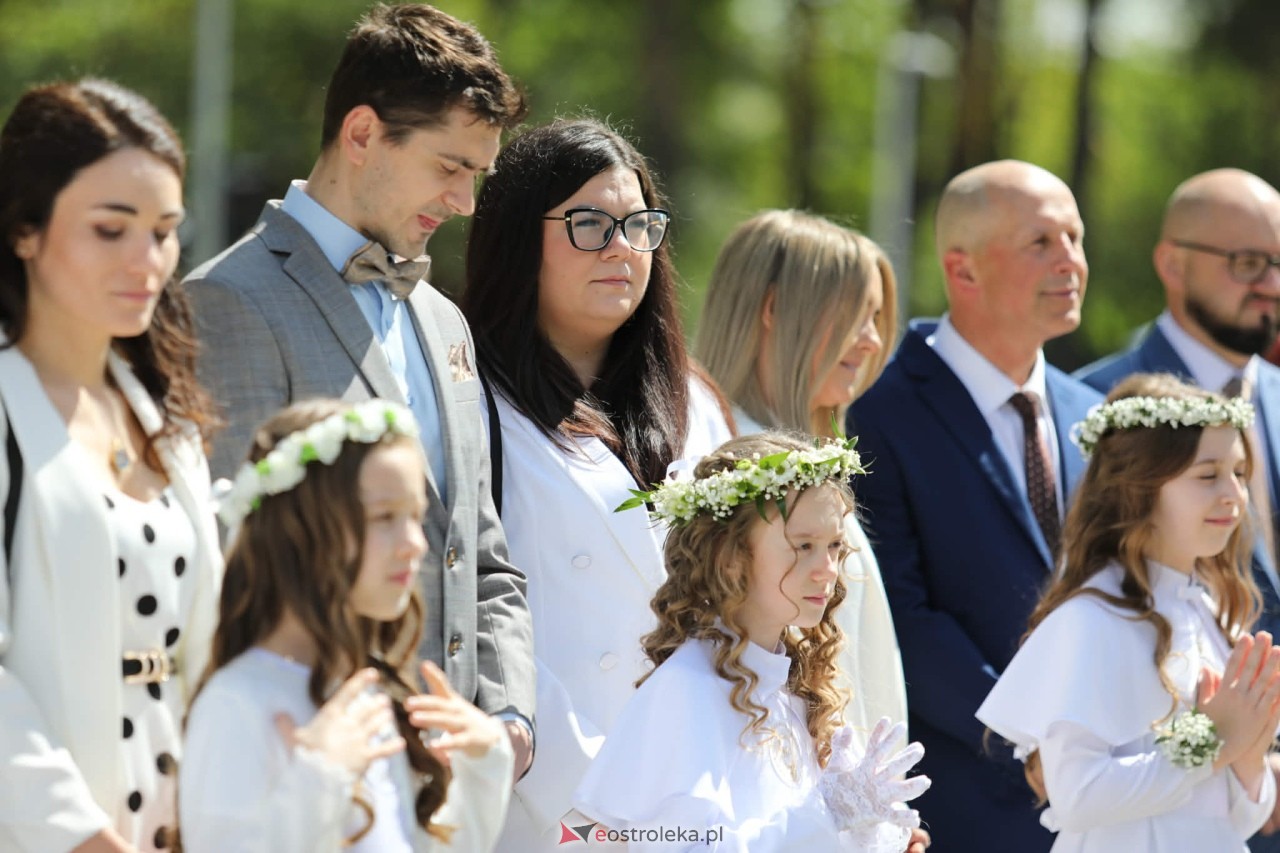 Pierwsza Komunia Święta w parafii pw. Zbawiciela Świata [10.05.2026] - zdjęcie #103 - eOstroleka.pl