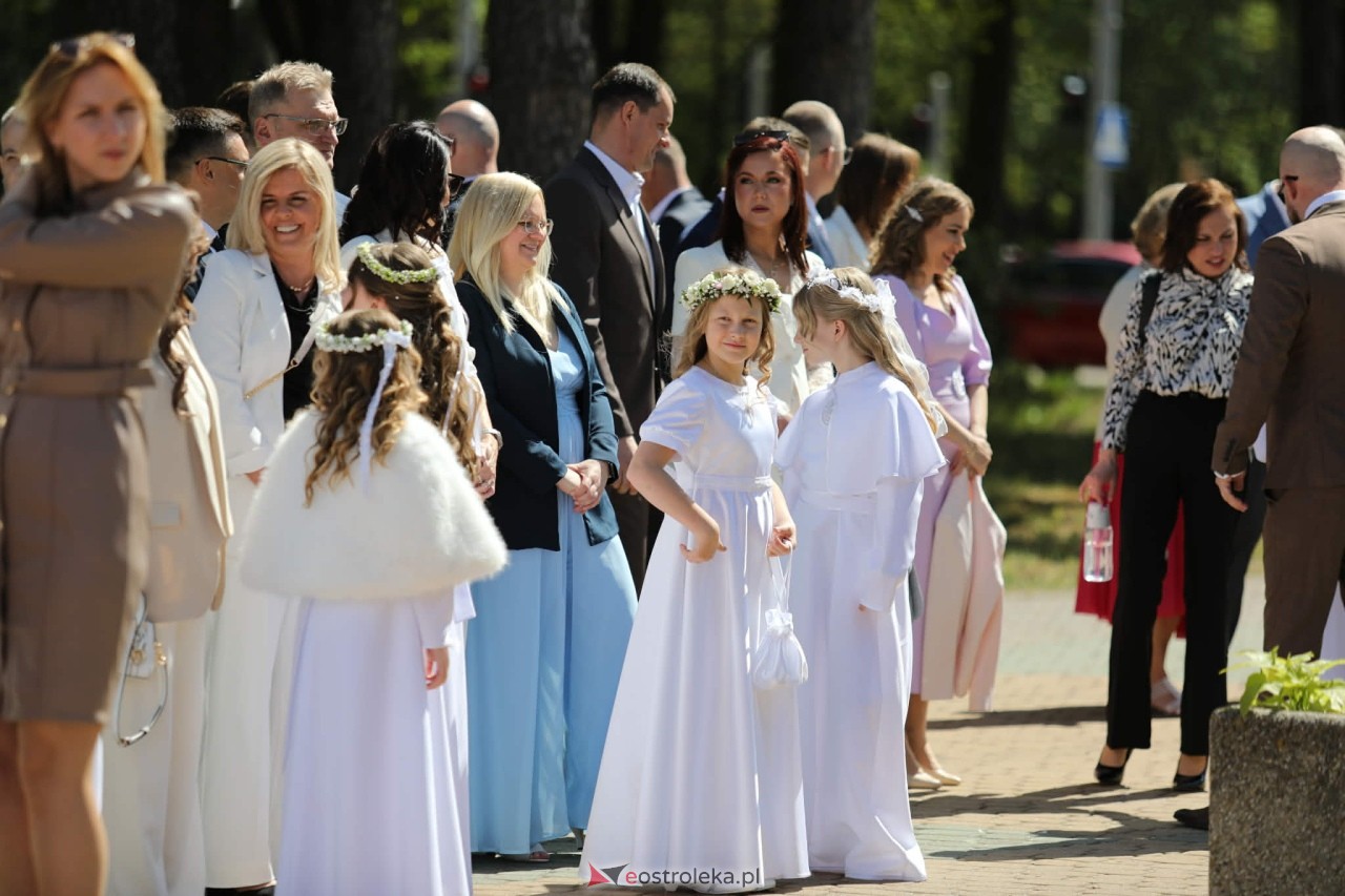 Pierwsza Komunia Święta w parafii pw. Zbawiciela Świata [10.05.2026] - zdjęcie #94 - eOstroleka.pl