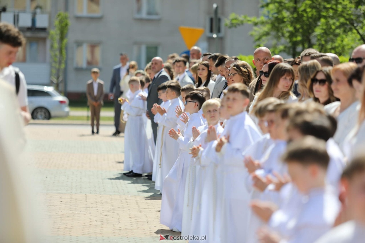 Pierwsza Komunia Święta w parafii pw. Zbawiciela Świata [10.05.2026] - zdjęcie #91 - eOstroleka.pl