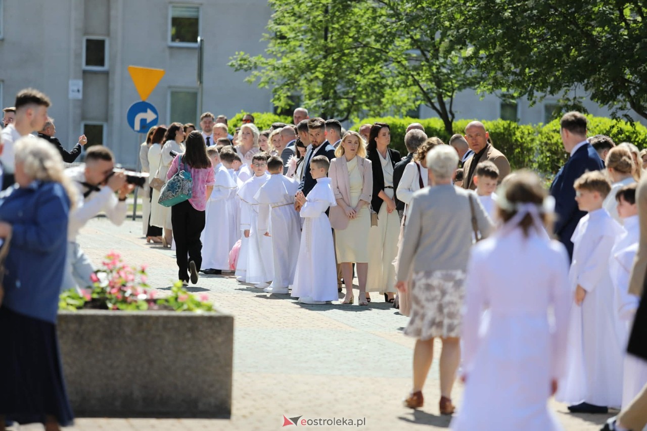 Pierwsza Komunia Święta w parafii pw. Zbawiciela Świata [10.05.2026] - zdjęcie #81 - eOstroleka.pl