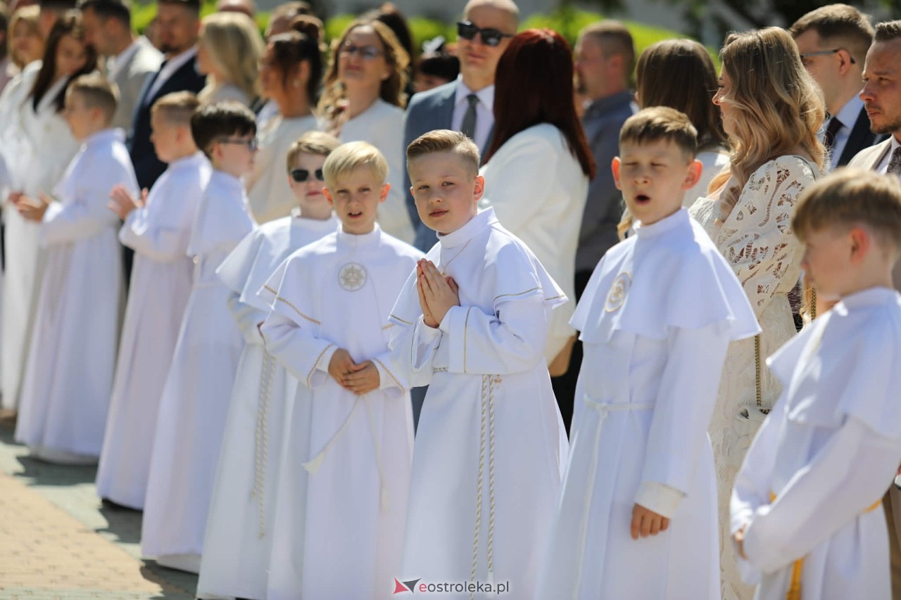Pierwsza Komunia Święta w parafii pw. Zbawiciela Świata [10.05.2026] - zdjęcie #80 - eOstroleka.pl