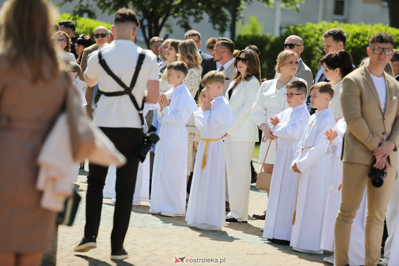 Pierwsza Komunia Święta w parafii pw. Zbawiciela Świata [10.05.2026] - zdjęcie #74 - eOstroleka.pl